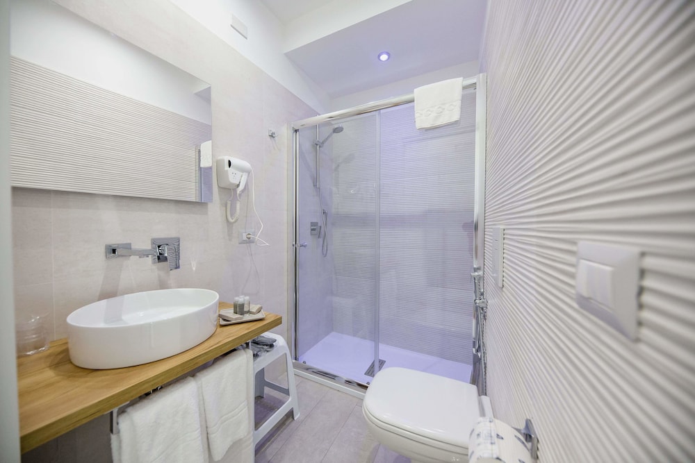 Ossuna Bay Hotel Boutique 63/66
