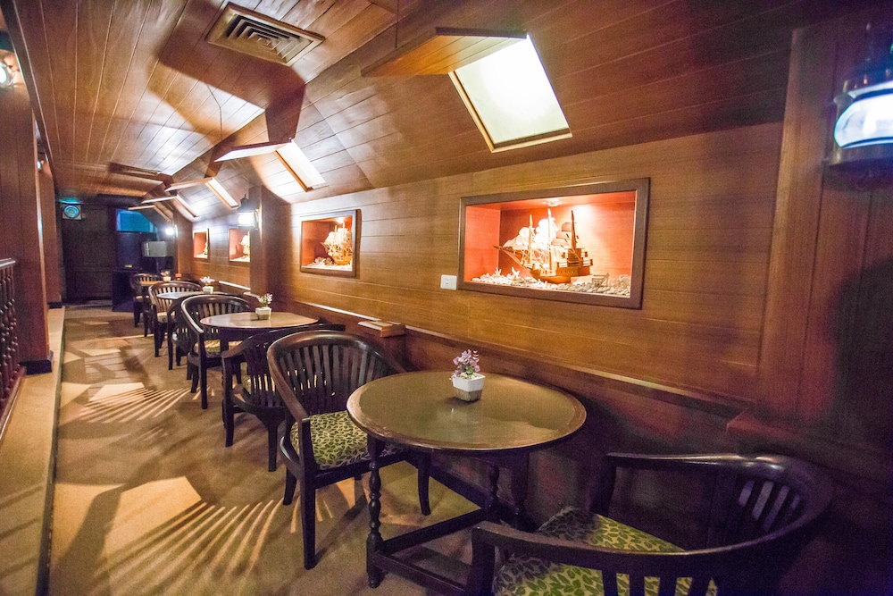 PHUKET MERLIN HOTEL 54/67