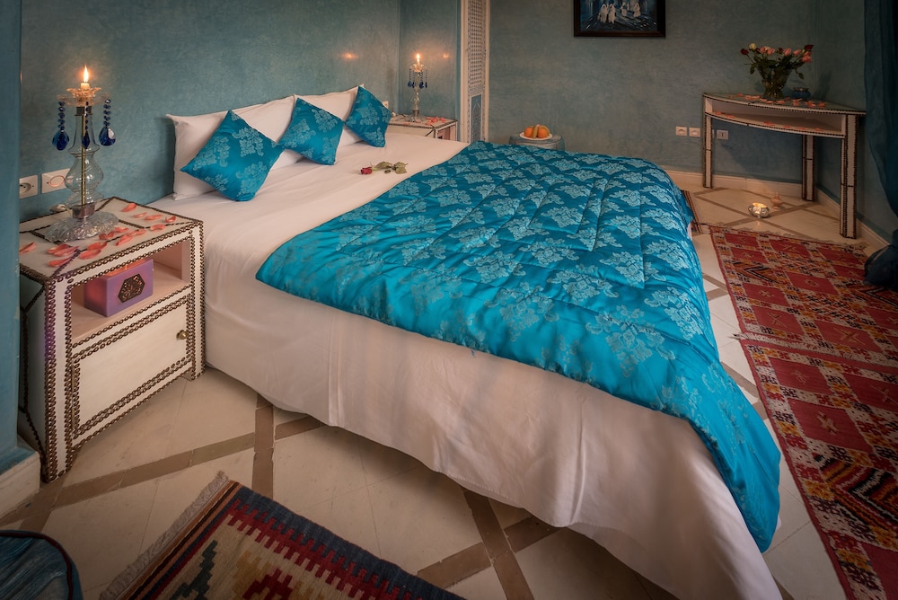 SUPERIOR, DOUBLE BED