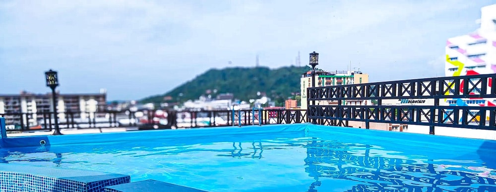 Bahia Suites 43/50