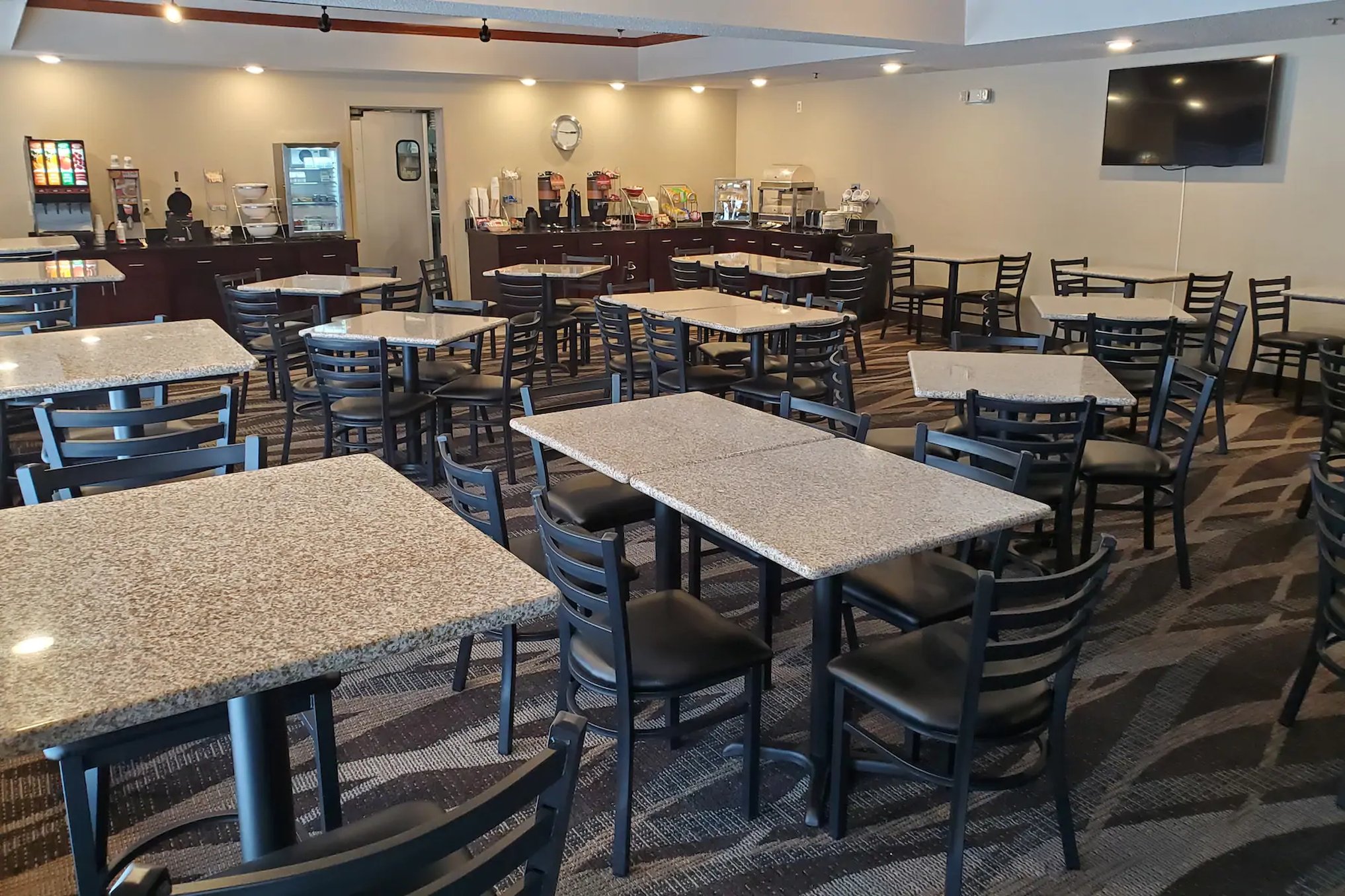 Cobblestone Suites Oshkosh 52/75