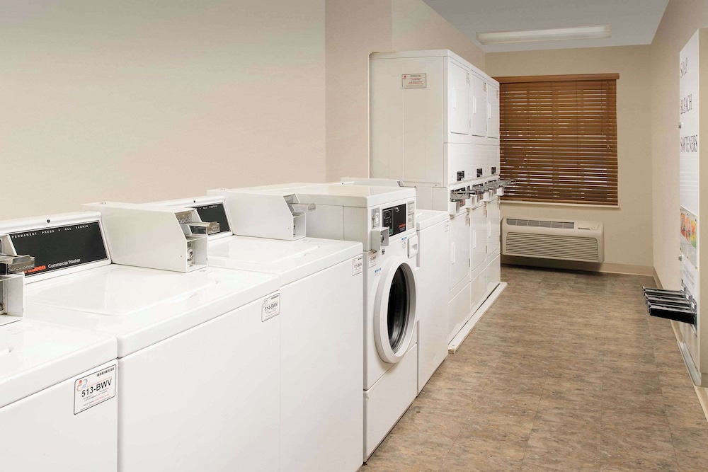WoodSpring Suites Champaign near University 33/38