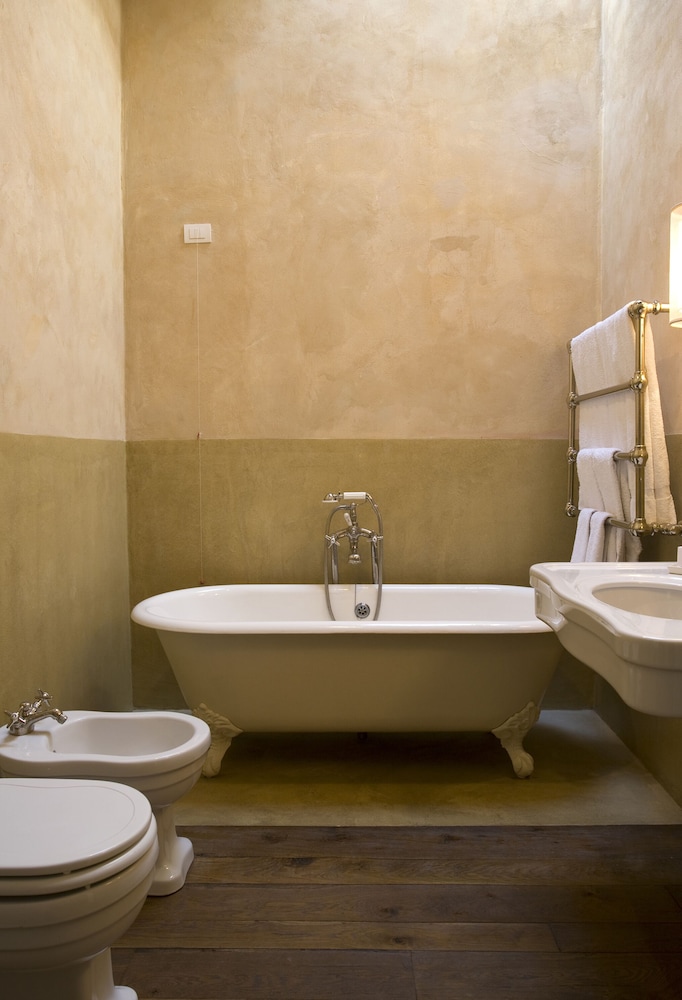 Villa Cassia di Baccano 45/50