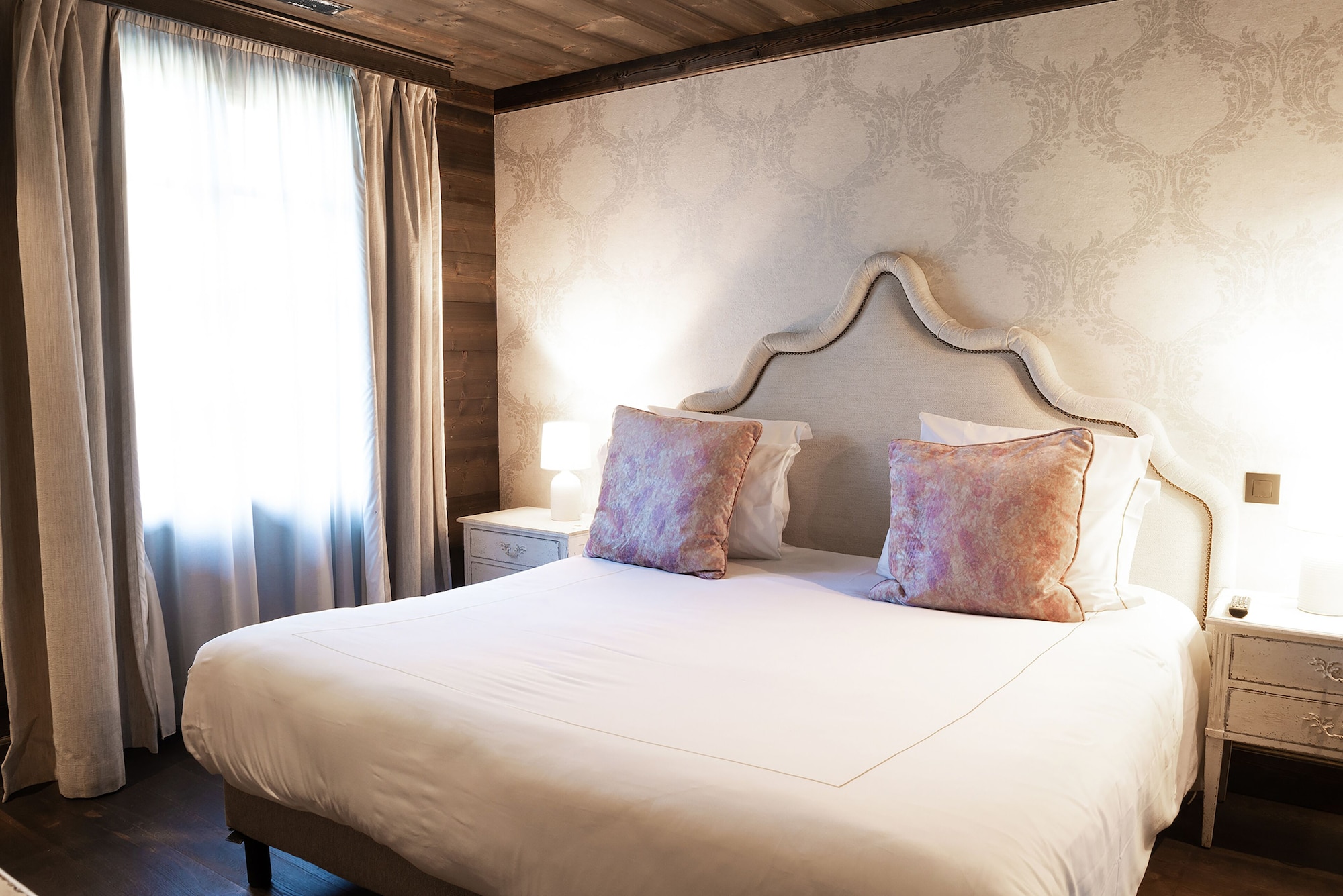 FAMILY, QUEEN BED
