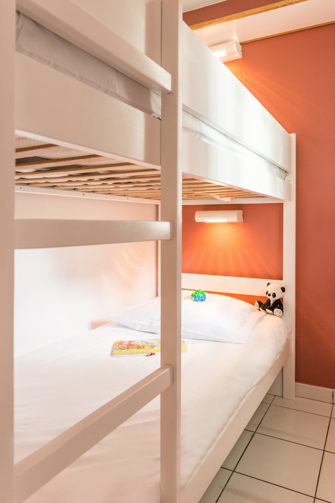 Studio, Bunk Bed, Trundle Bed, 2 Sofa, Alcove