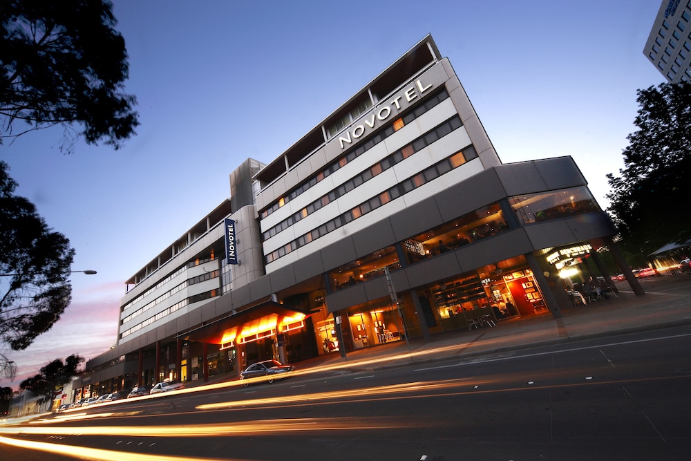 Novotel Canberra 2/72