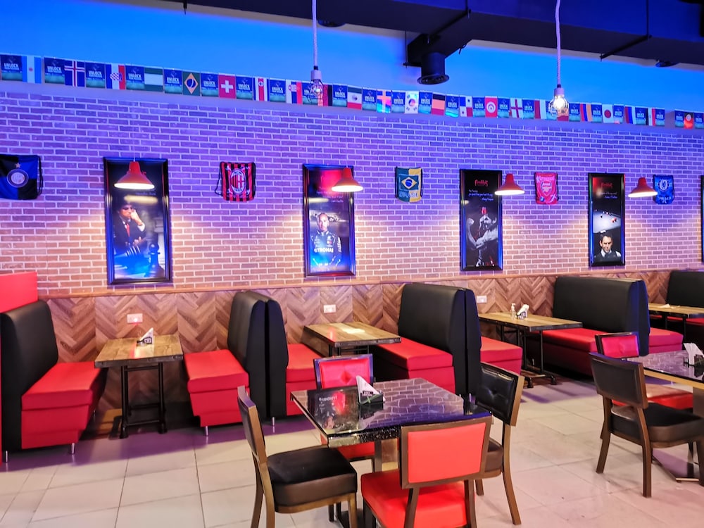 restaurant cafeteria