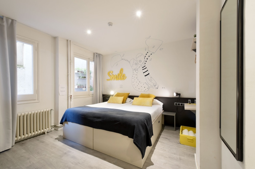Free Hostels Barcelona 24/71