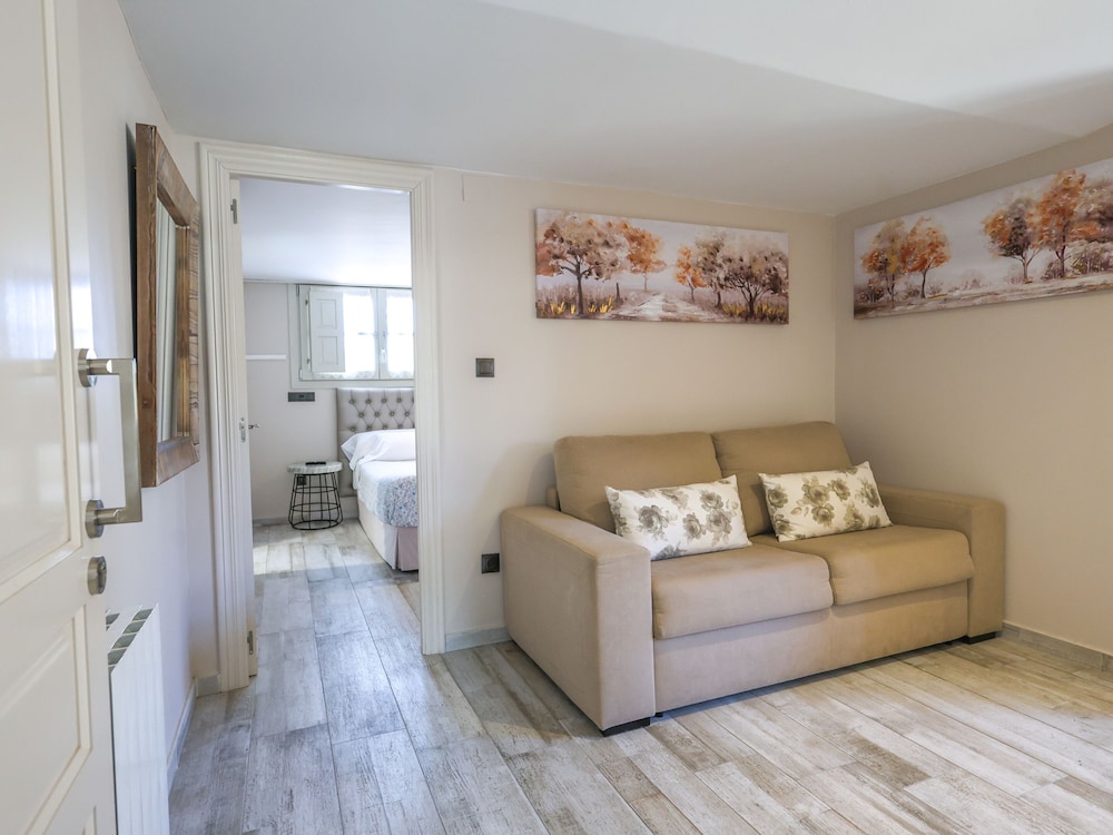 Suites con Jacuzzi Santillana 11/45