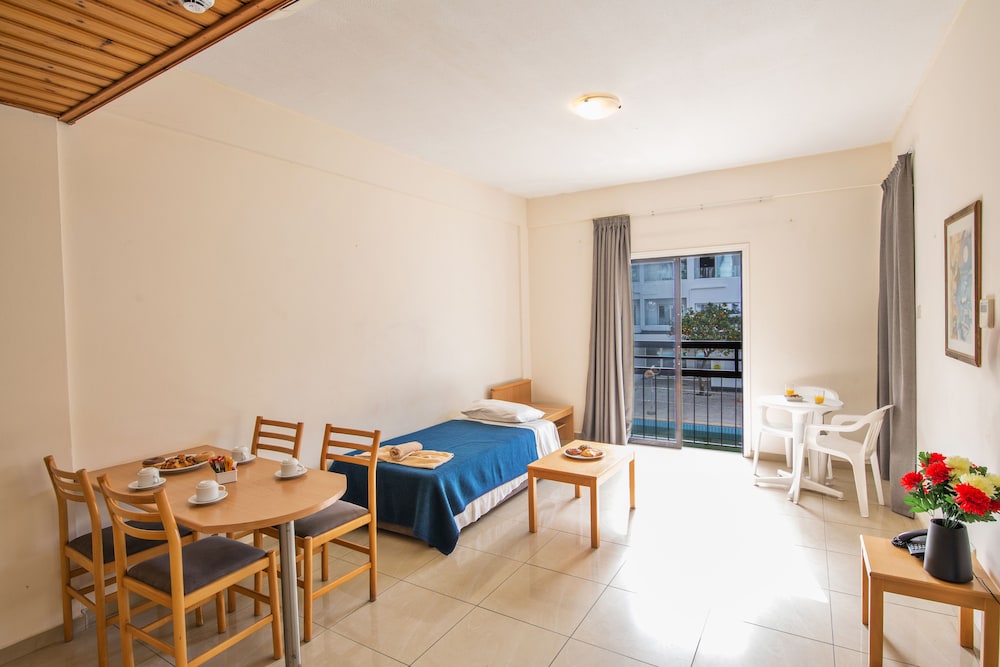 Anthea Hotel Apartments 28/60