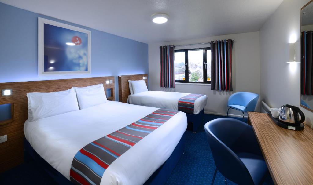 ROOM, TRIPLE