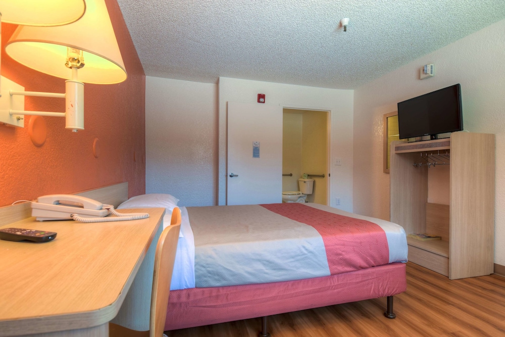 Motel6 Santa Ana, CA 21/53