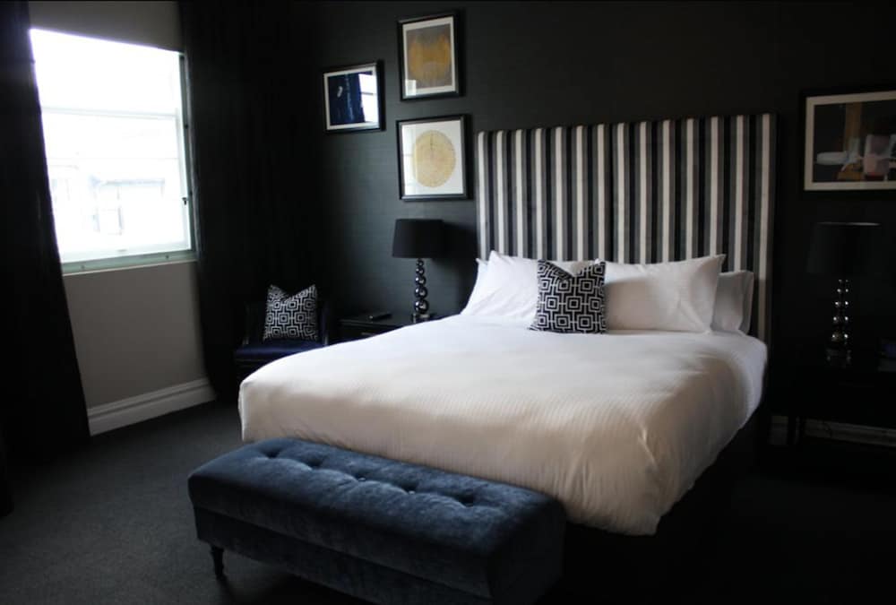 Heritage, Deluxe, Suite, King Bed