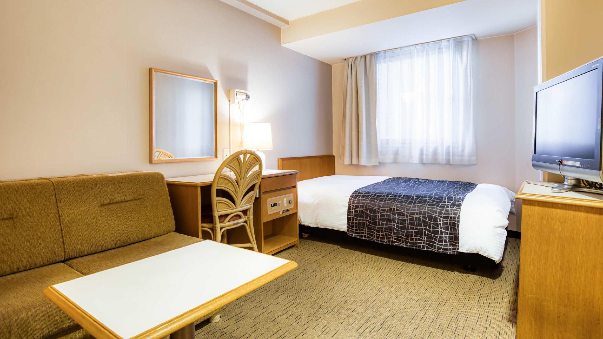 Semi Room, Standard, Semi Double Bed, Smoking