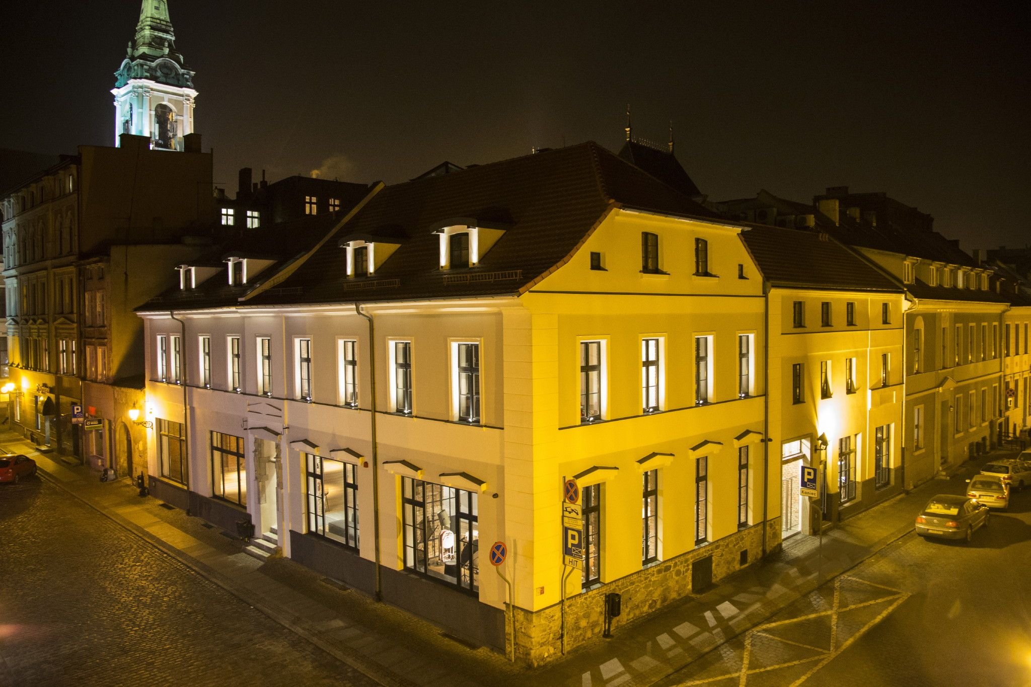 Nicolaus Hotel & Culinary 1/12