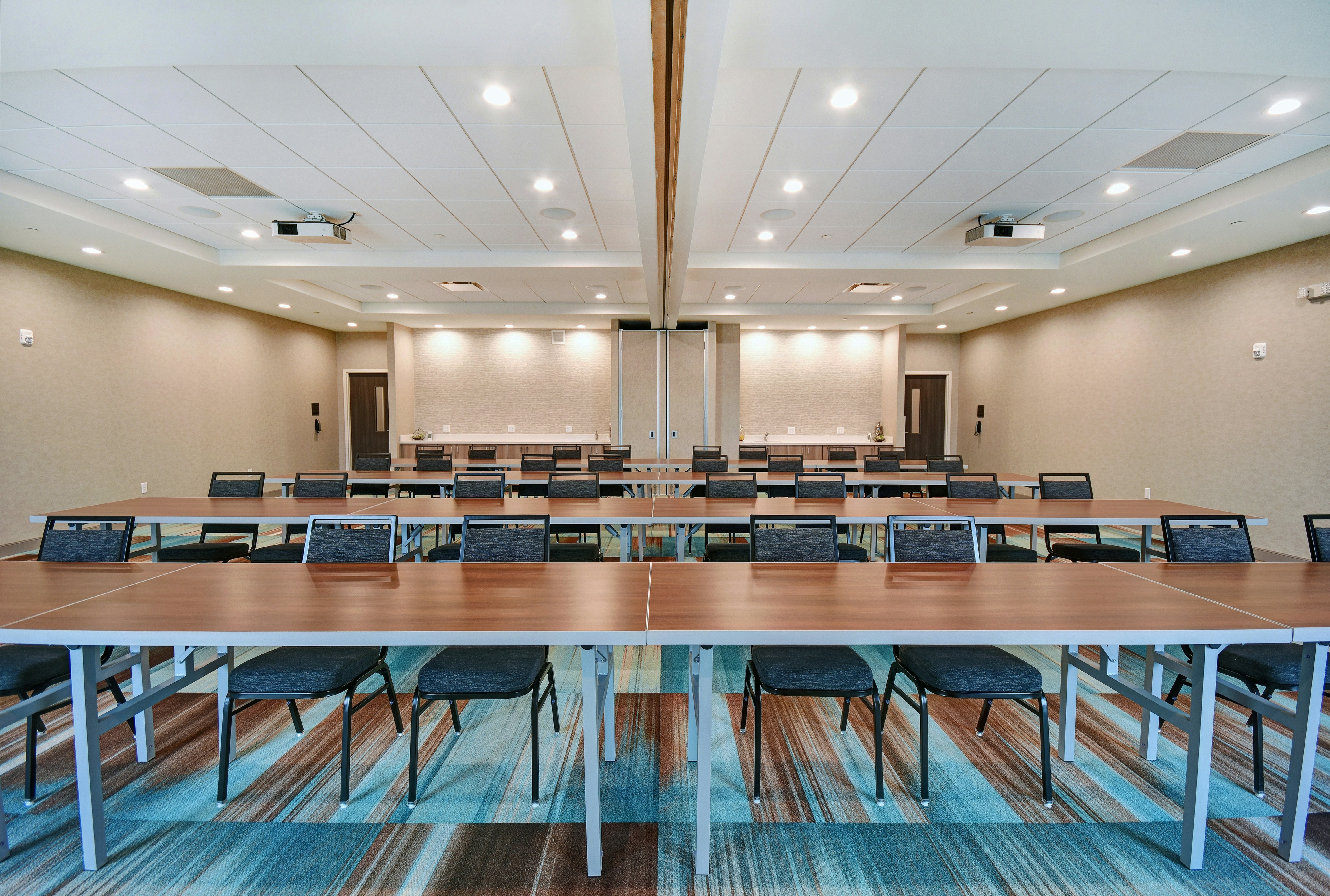 Home2 Suites By Hilton Beloit 17/22