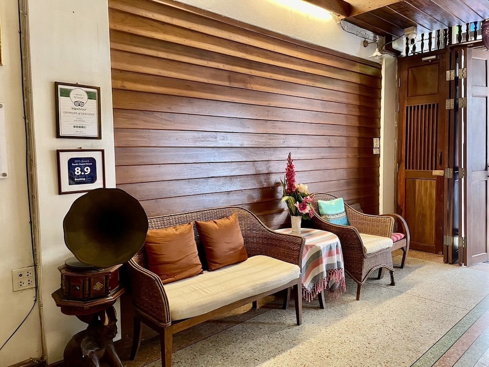 Rustic Guesthouse 27/50