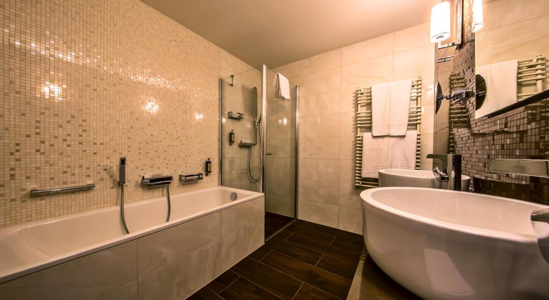 Prestige, Suite