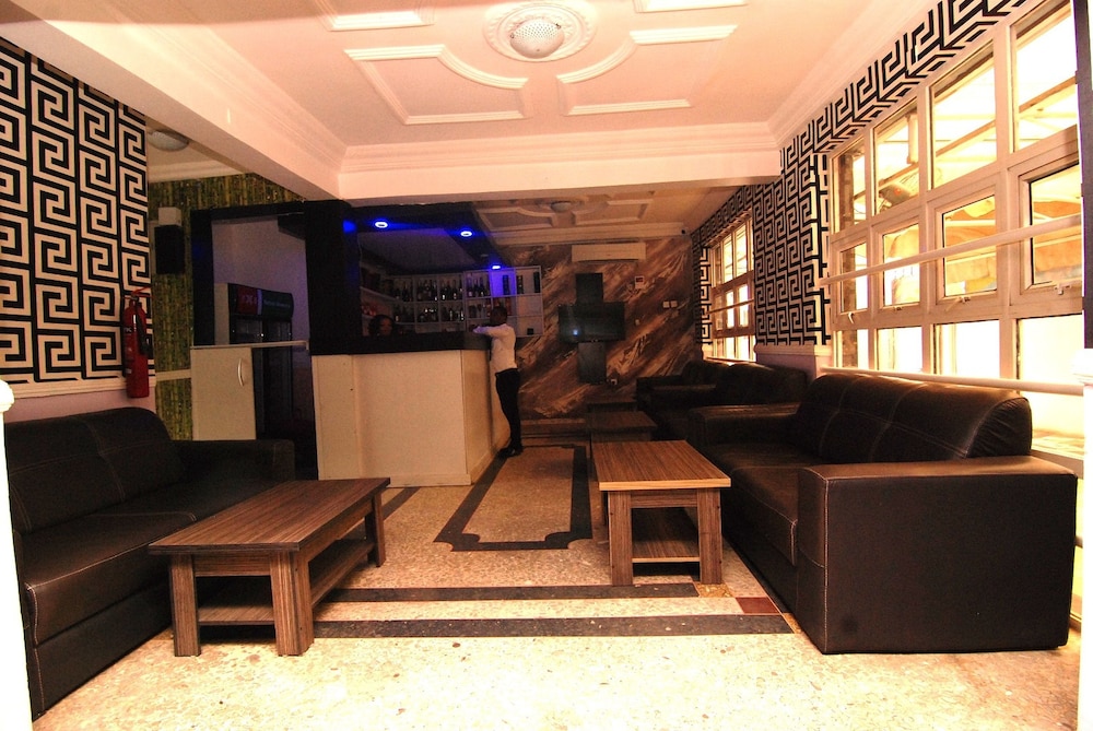 Silverland Hotel And Suites 21/36