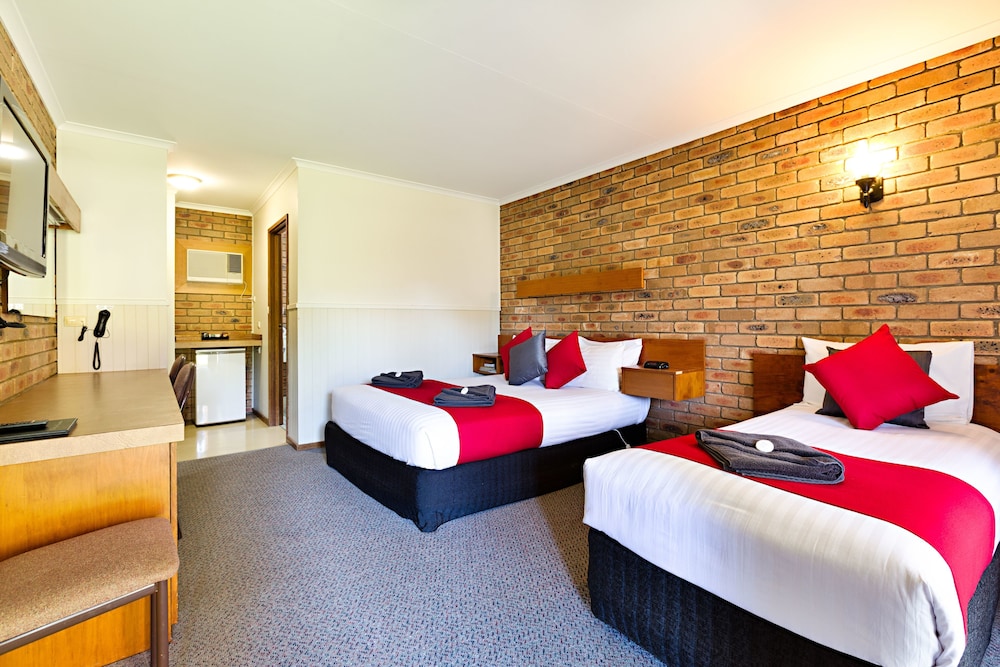 STATESMAN MOTOR INN 5/25