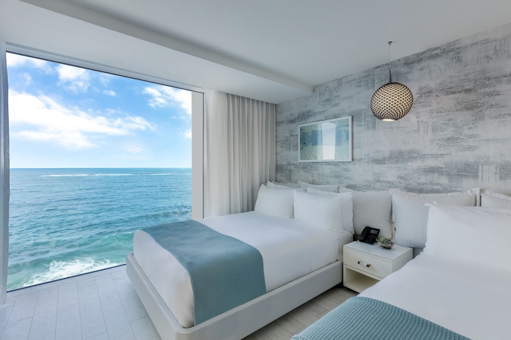 OCEAN, PREMIUM, 2 QUEEN BEDS