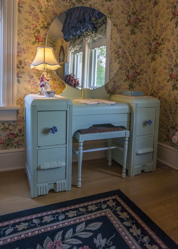 Alexander Mansion Historic Bed and Breakfast 31/48