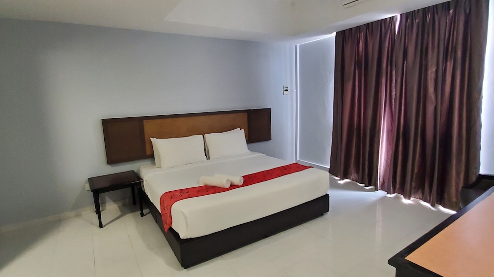 Leisure Cove Hotel Apartments 15/50