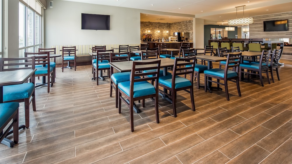 Best Western Plus Bolivar Hotel & Suites 33/46