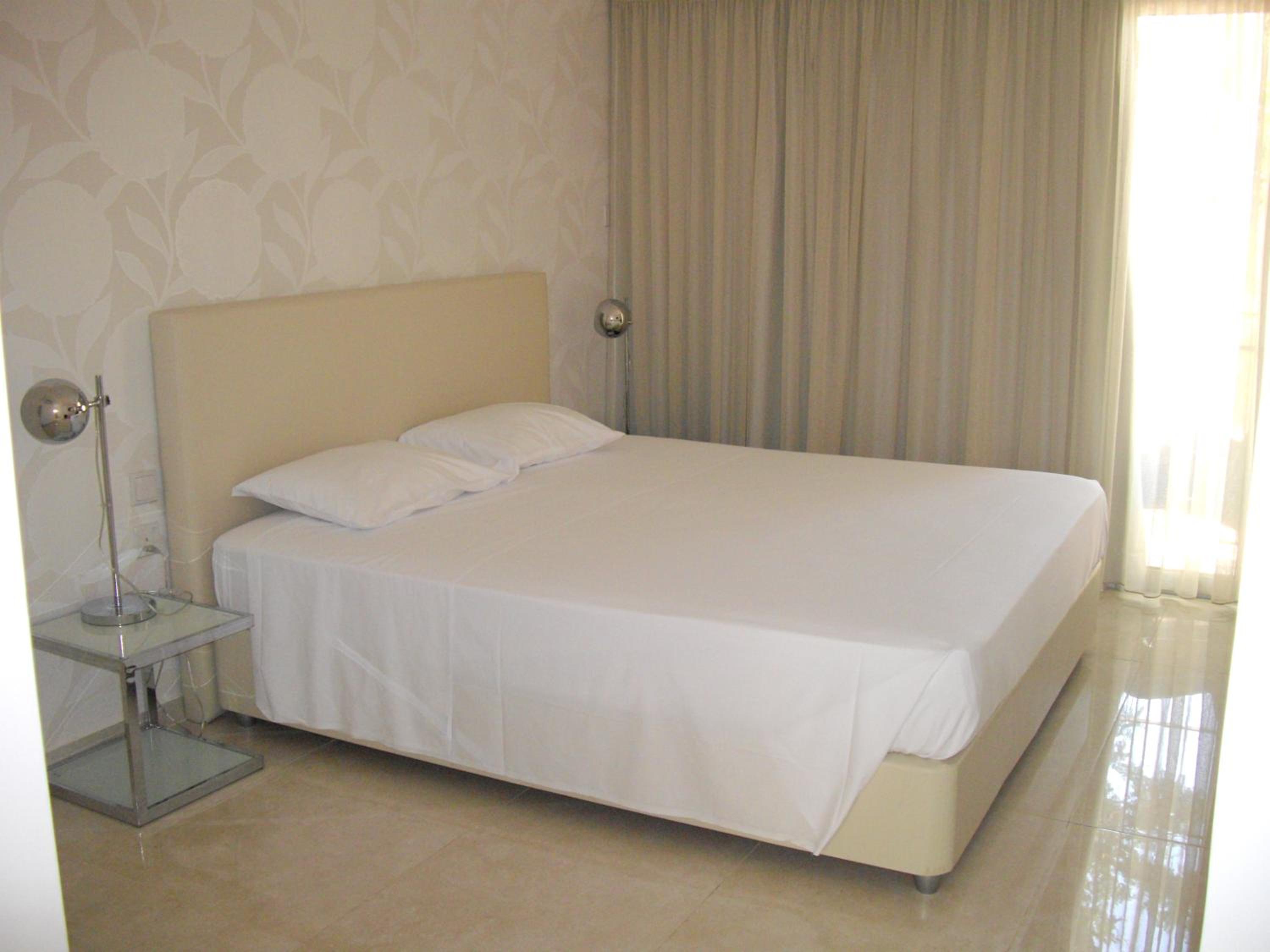 Crystal Hotel 5/45