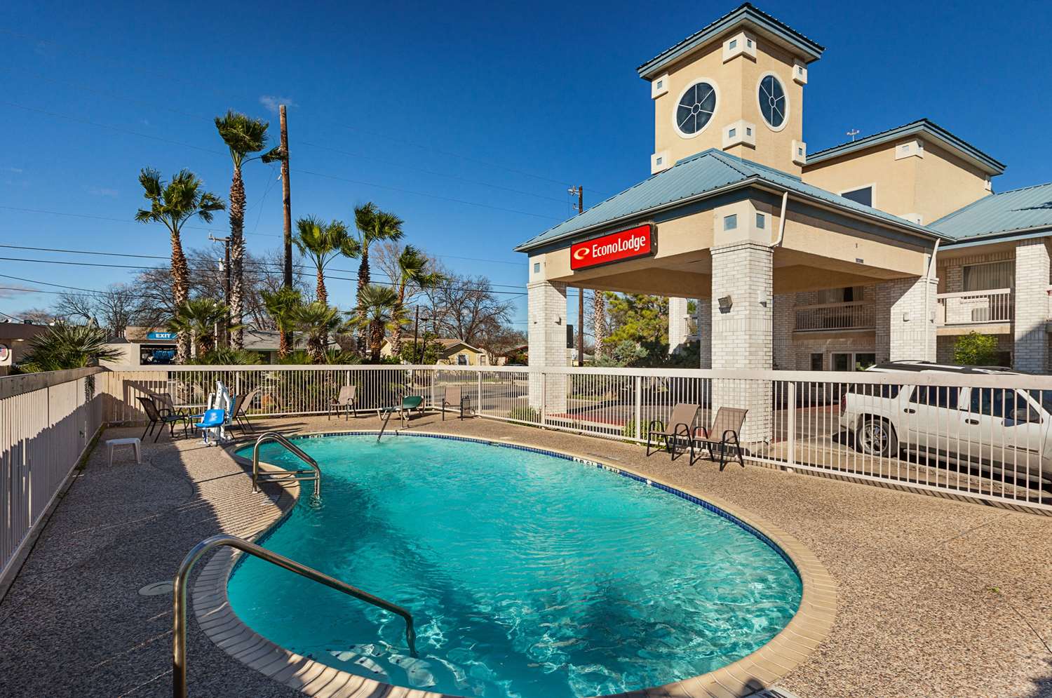 Econo Lodge Downtown South San Antonio TX 26/27