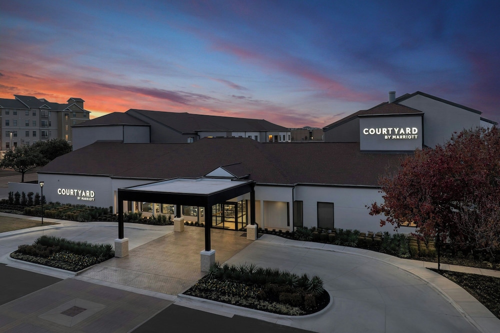 Courtyard by Marriott Waco 2/50