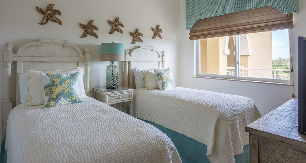 2 Bedrooms, Suite, King and Queen Bed, Ocean Front، The Tuscany on Grace Bay 3/5