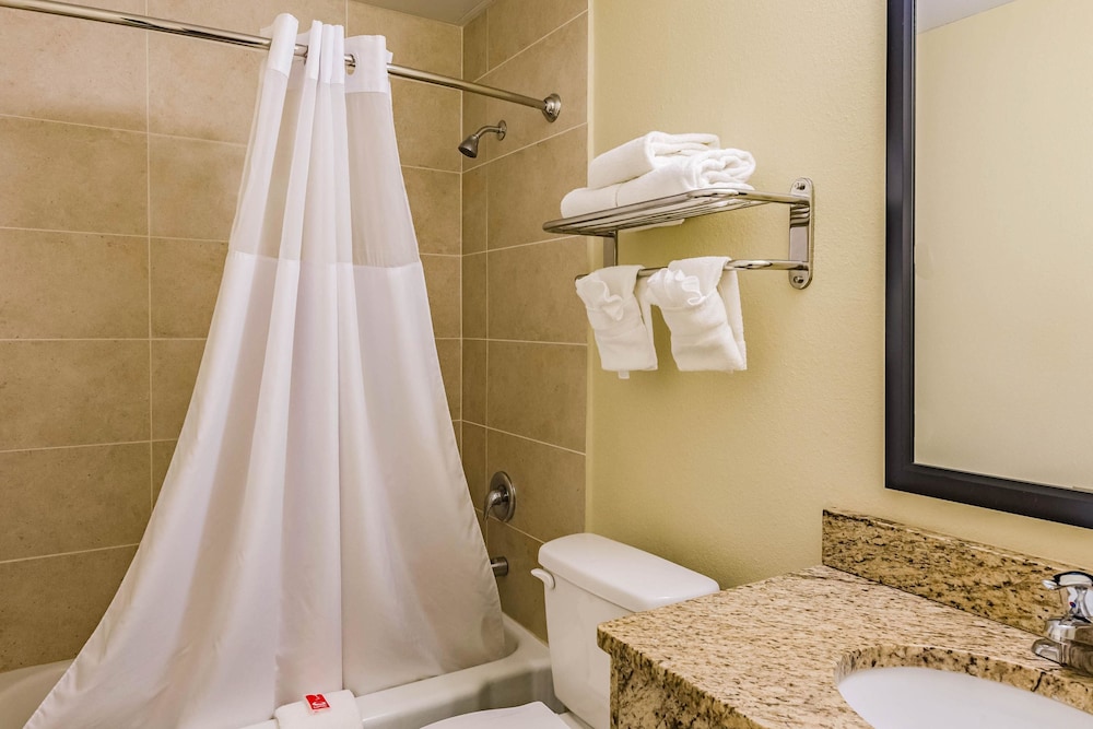 Econo Lodge Lexington Downtown Near I-81 29/29