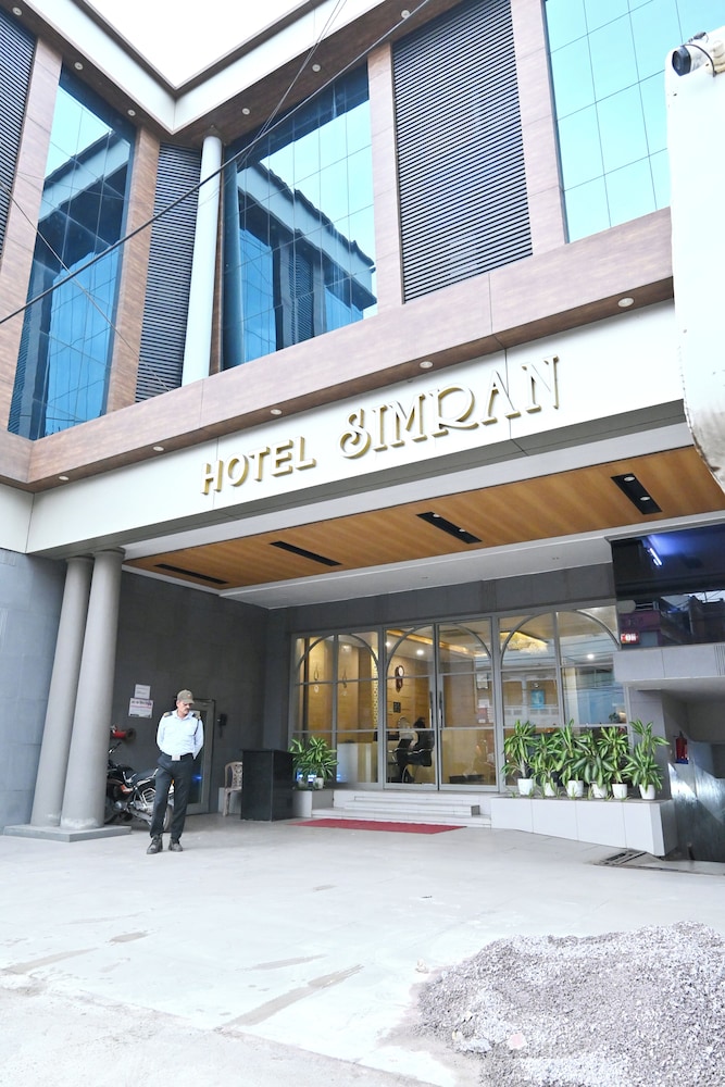 Hotel Simran 4/43
