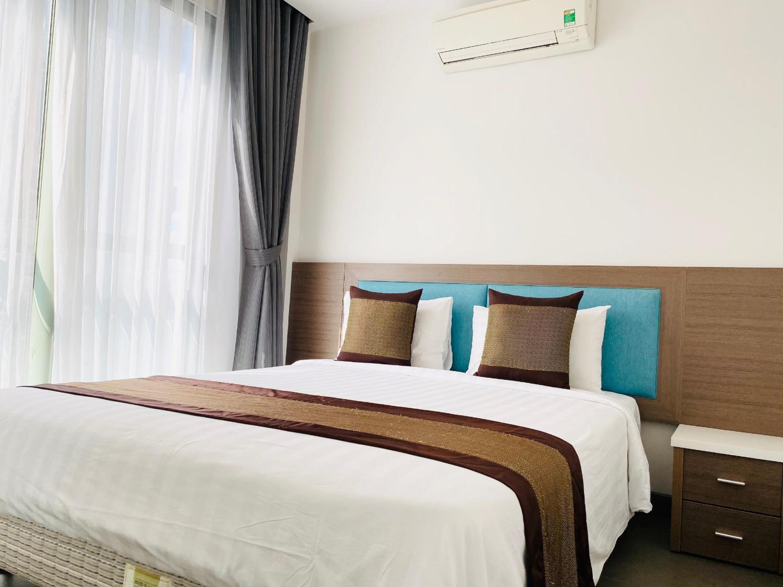 2 Bedrooms, Apartment
