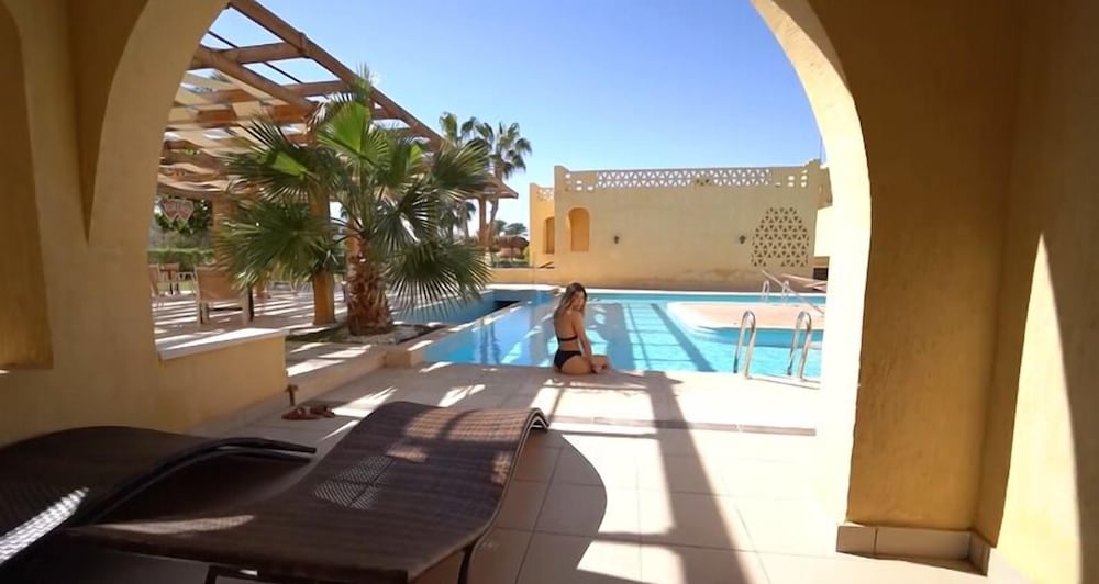 Royal Regency Club 34/50