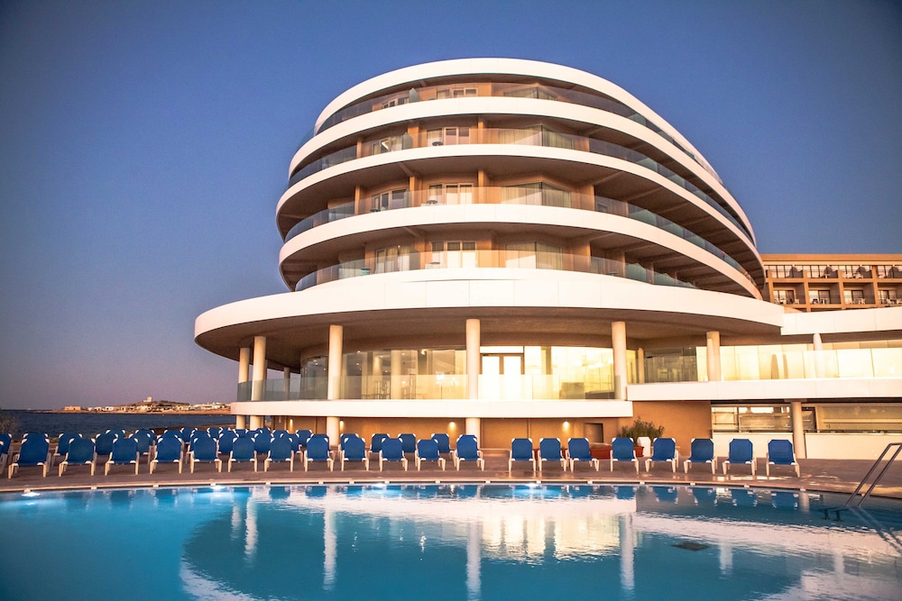 Ramla Bay Resort 9/72