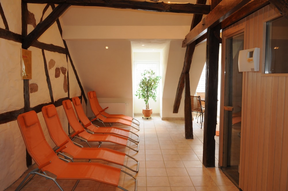 UNO Hotel Posthof Saarlouis 26/42