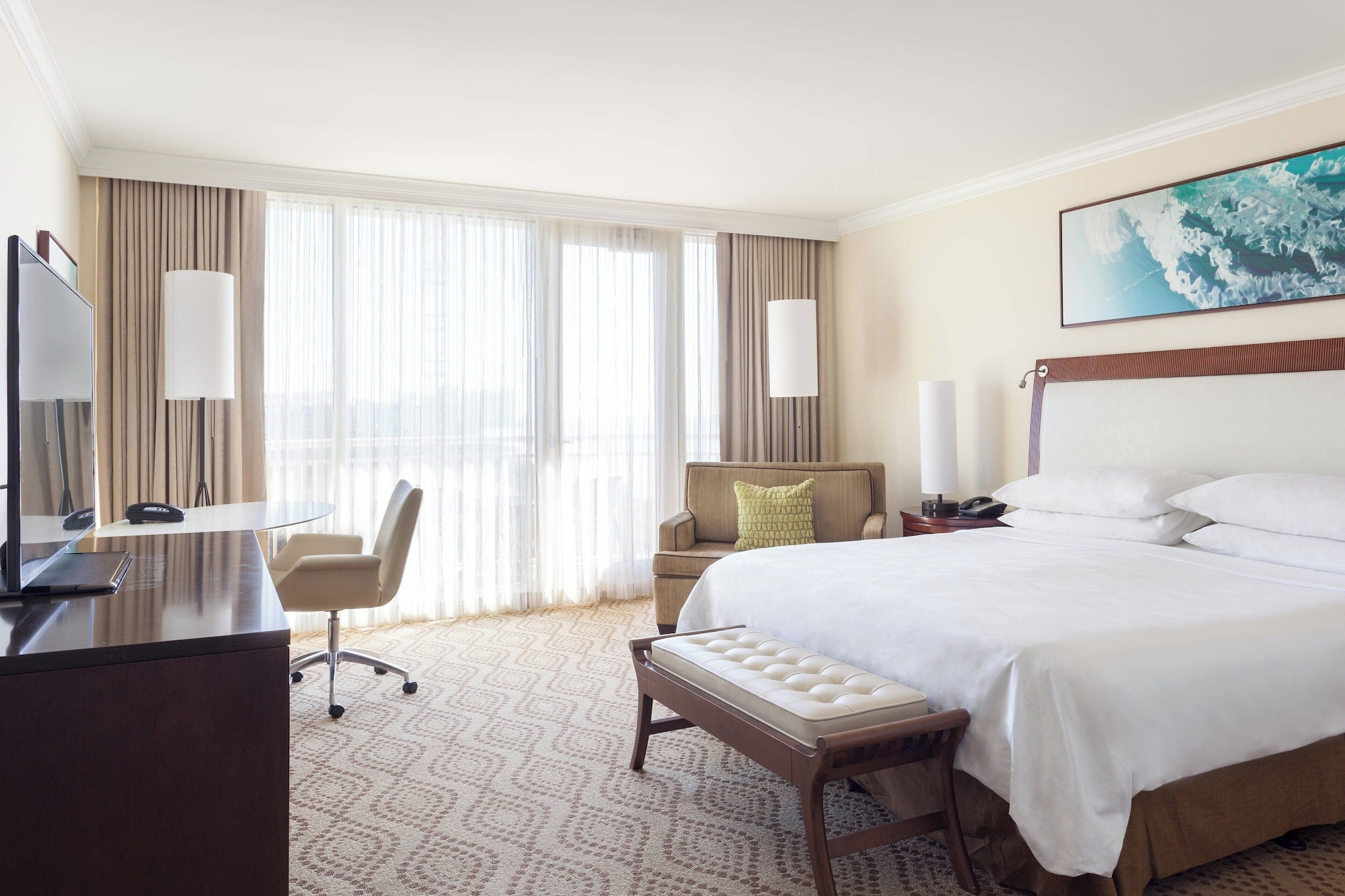 ROOM, KING BED, PARTIAL GULF VIEW, BALCONY