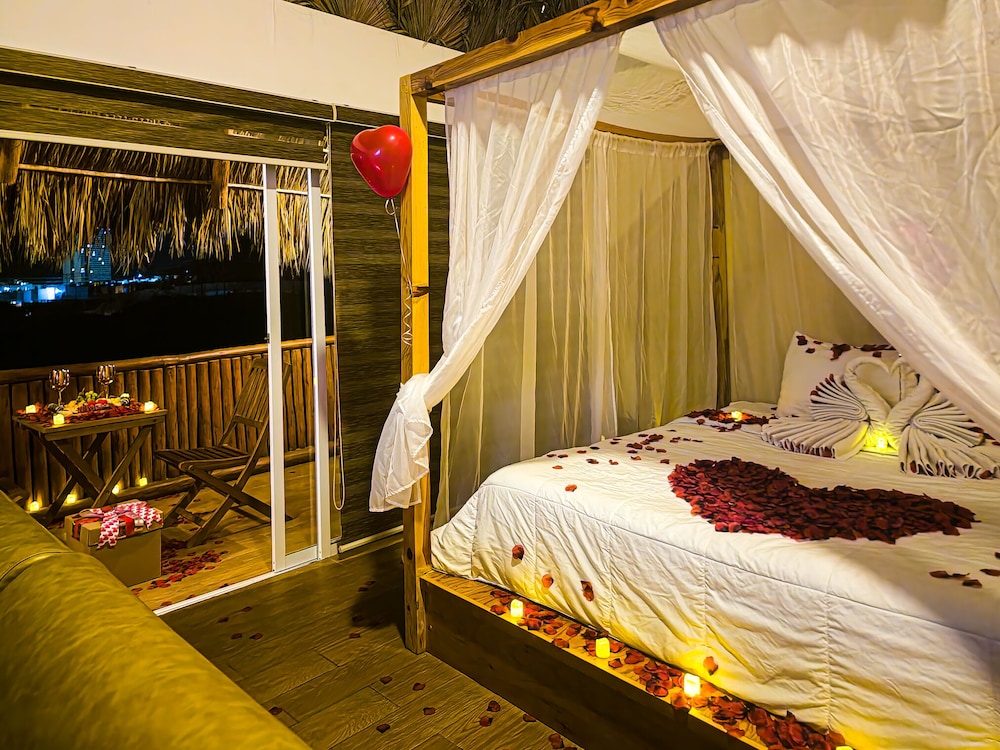 DELUXE, CABIN, OCEAN VIEW