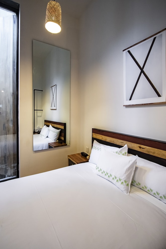 Hotel Los Amantes 13/50