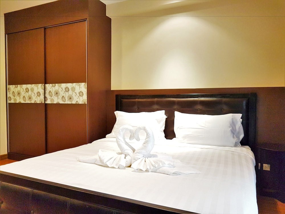 Patong Beach Phuket Villa Condo 17/50