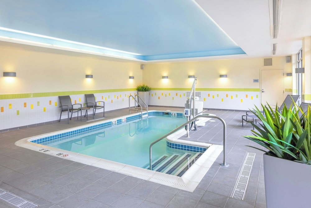 Fairfield Inn Suites Springfield Northampton Amherst 26/52