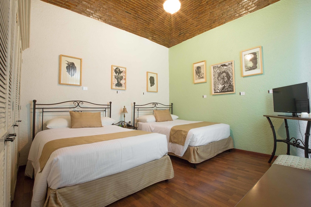 Portico Cultural Hotel 13/63