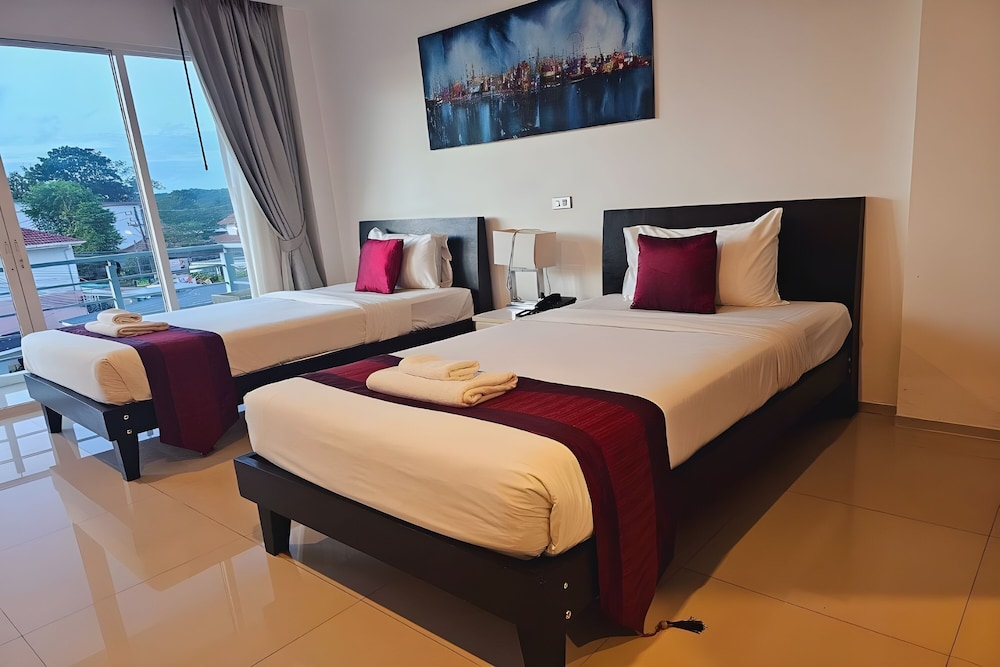 One World One Home Naiharn Hotel by ZUZU 18/50