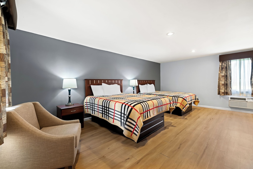 Americas Best Value Inn & Suites - Clarence/Buffalo East 19/49