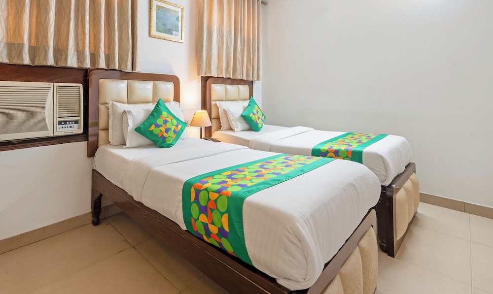 Hotel Paras International 24/49