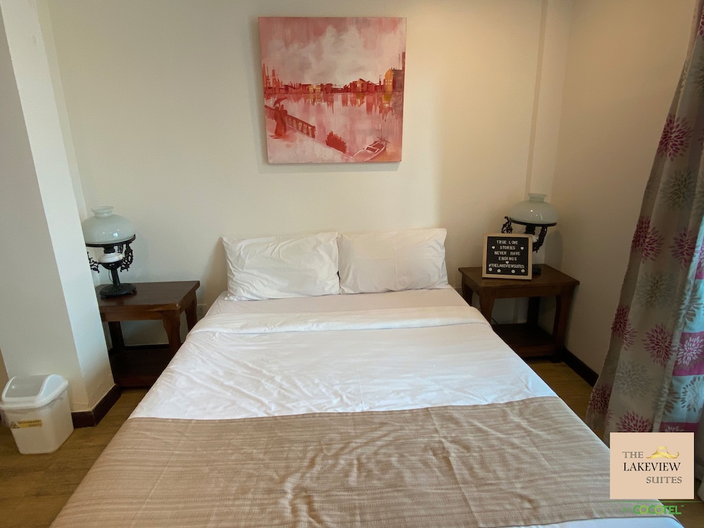 Lakeview Suites 15/68