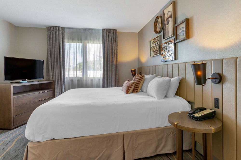 Windmill Suites Surprise - Phoenix, Ascend Hotel Collection 10/37