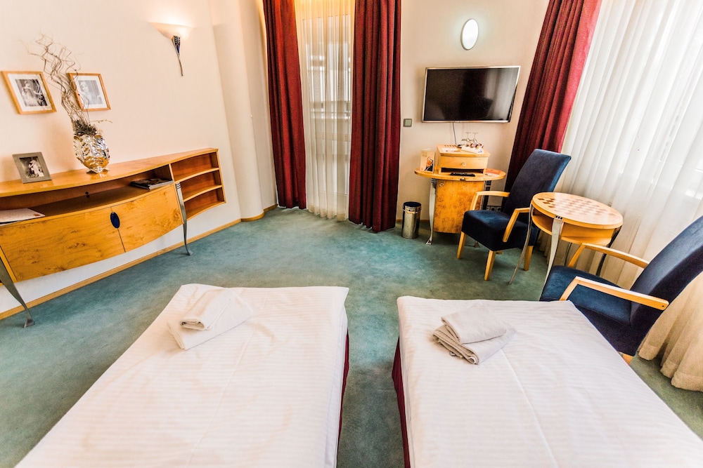 Hotel SET 43/68